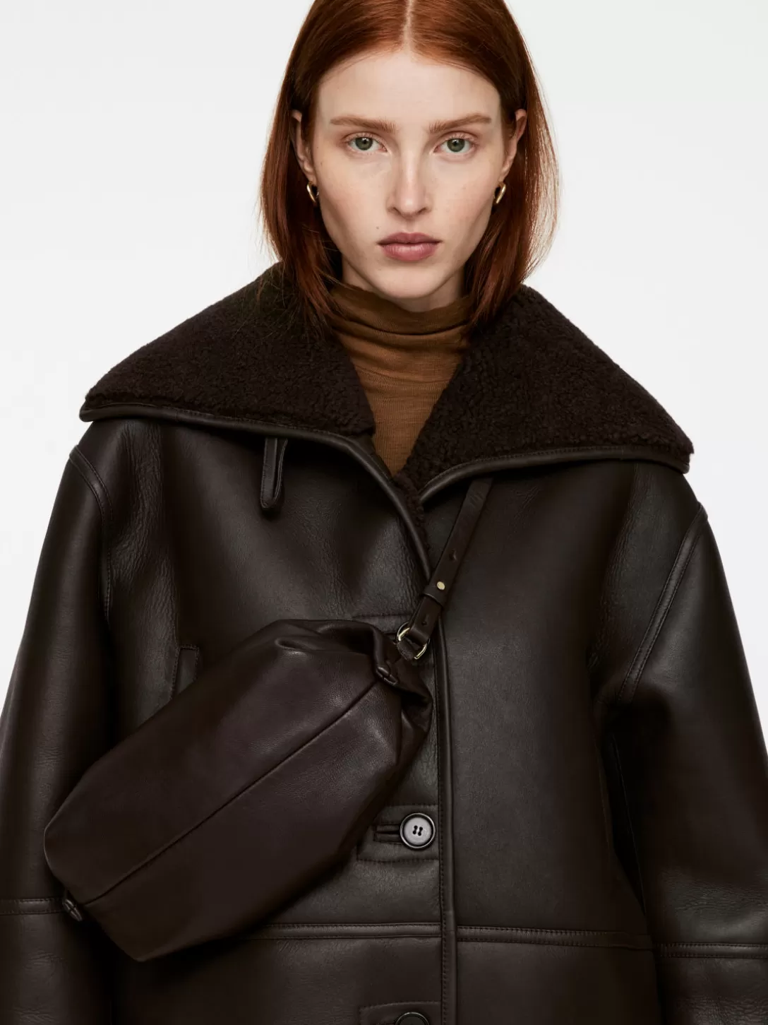 ARKET Axelremsväska I Läder- Crossbody