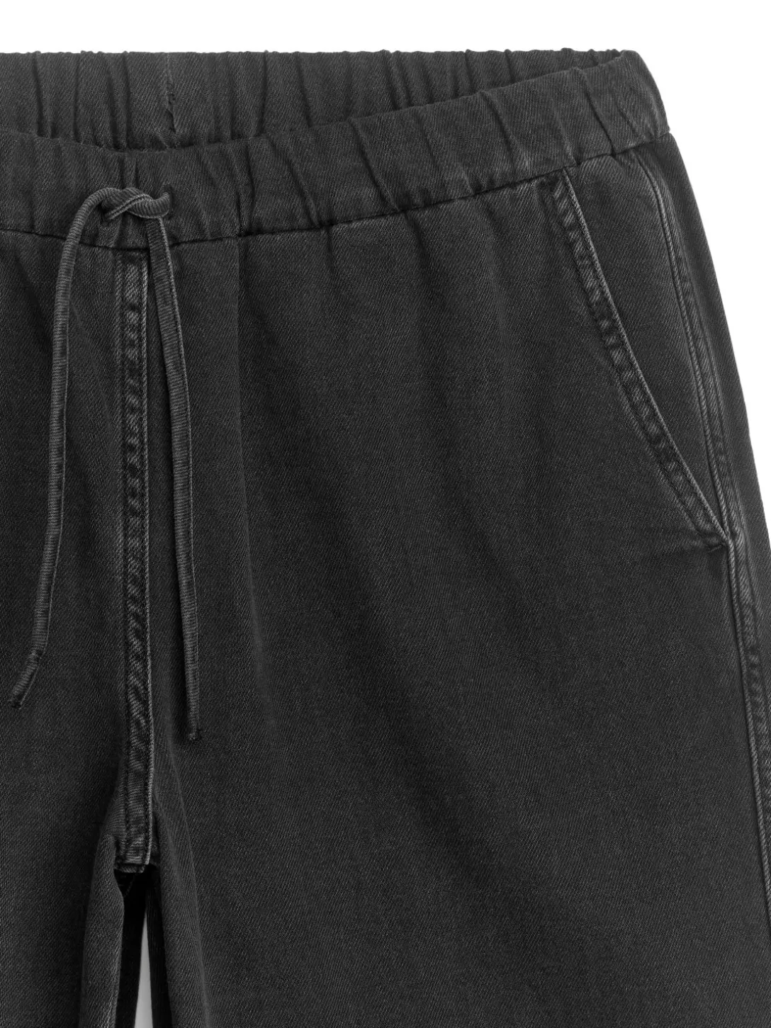 ARKET Denimbyxa Med Dragsko- Stickade Tröjor Och Koftor | Jeans