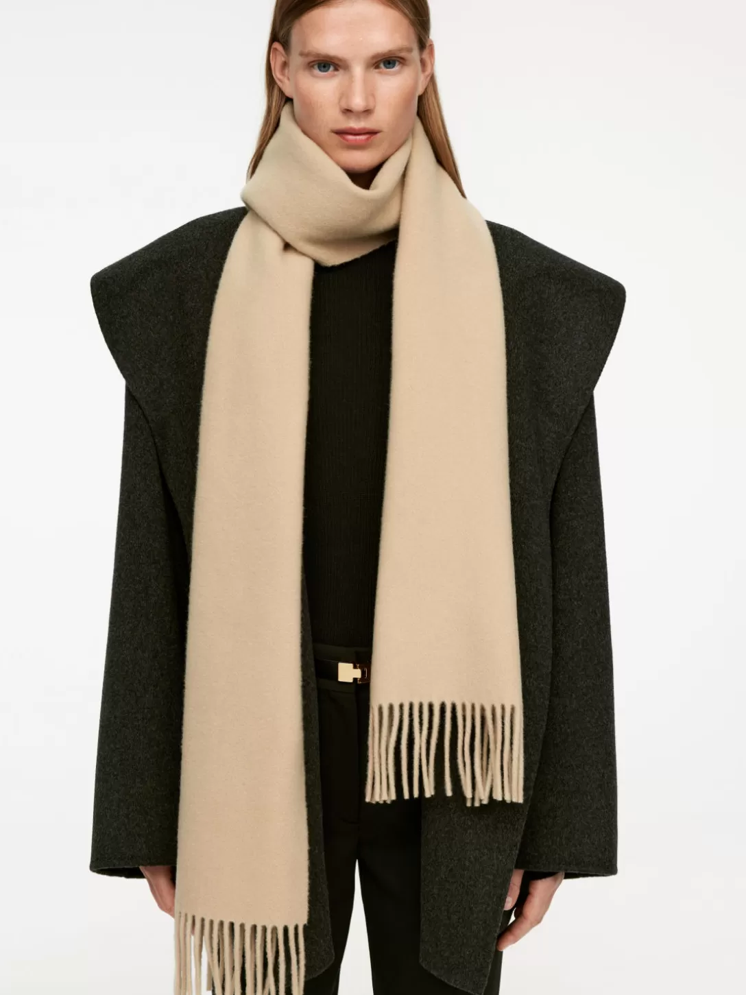 ARKET Halsduk I Ull- Halsdukar Och Scarves