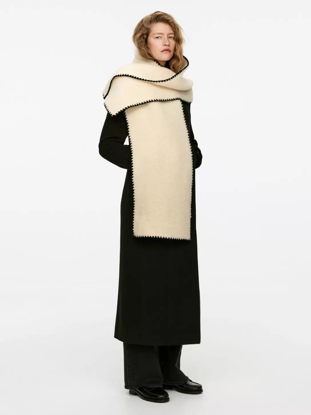 ARKET Halsduk Med Langettsöm- Halsdukar Och Scarves
