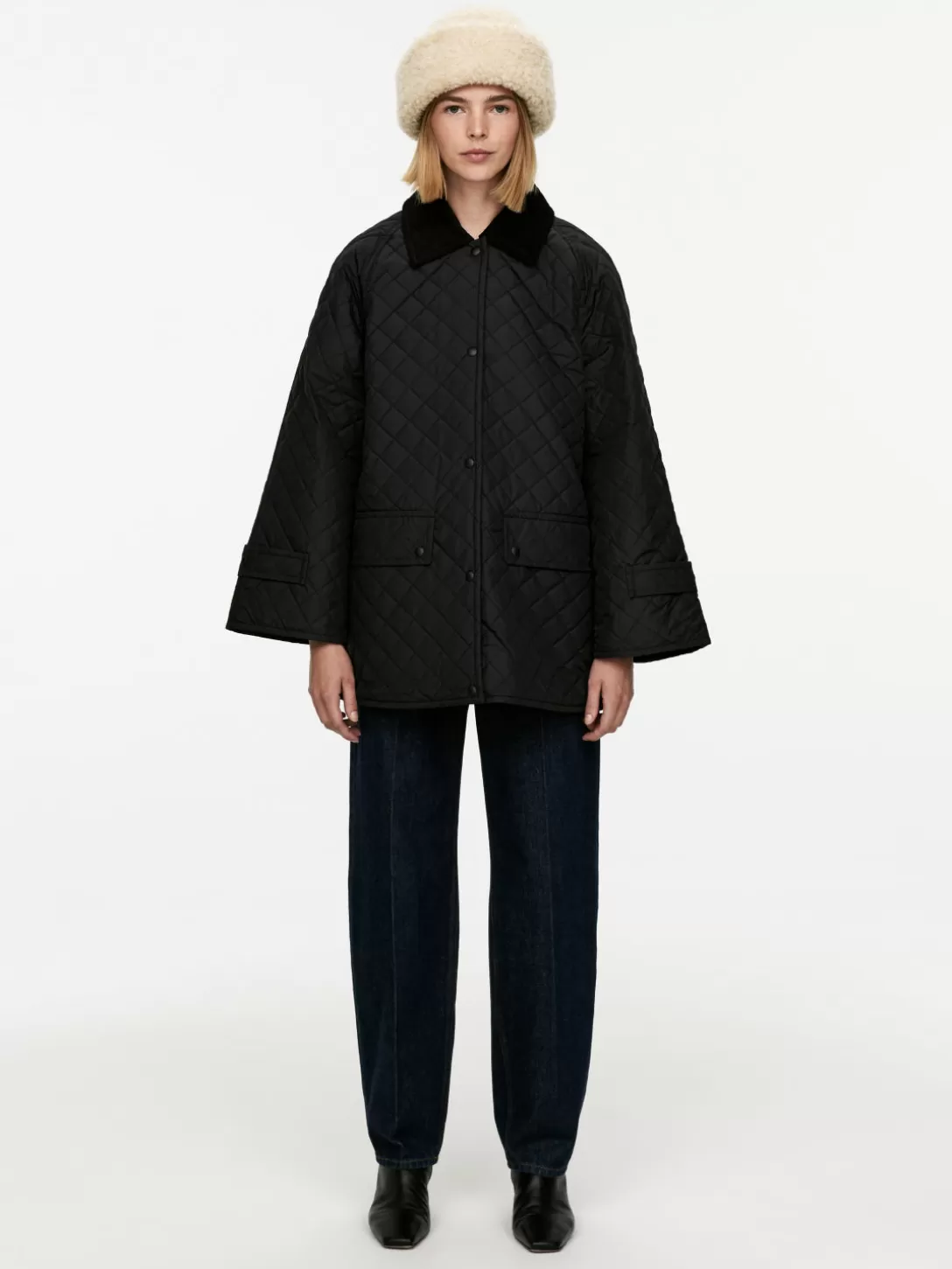 ARKET Quiltad Jacka- Kappor Och Jackor