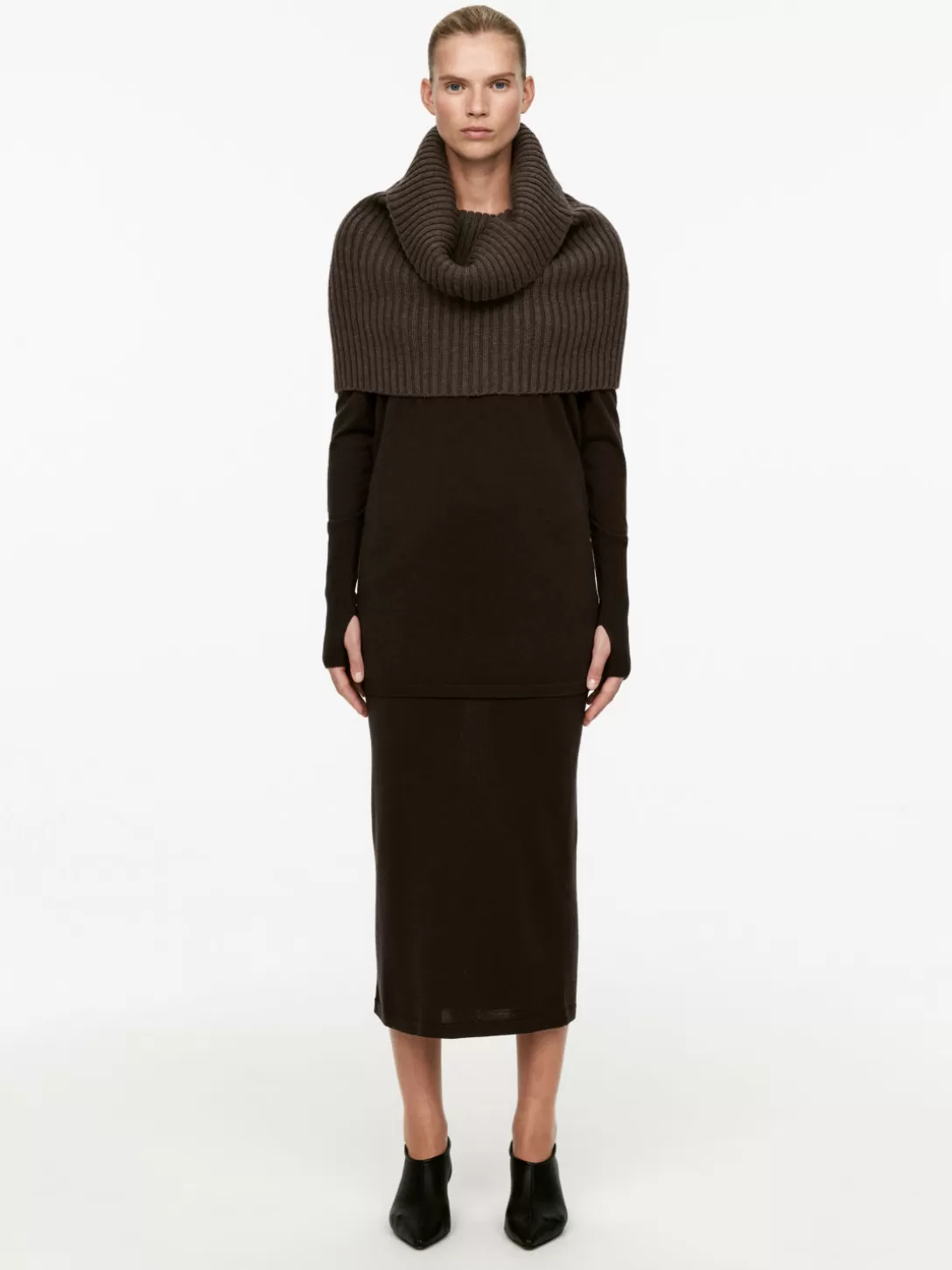 ARKET Ribbstickad Krage I Nativa-ull- Halsdukar Och Scarves