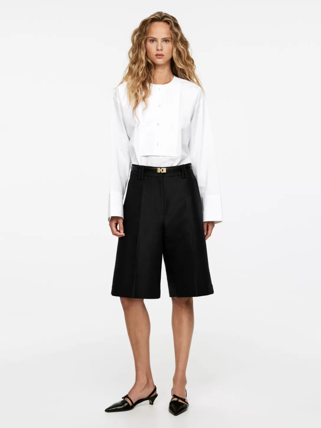 ARKET Skulpturala Shorts- Byxor