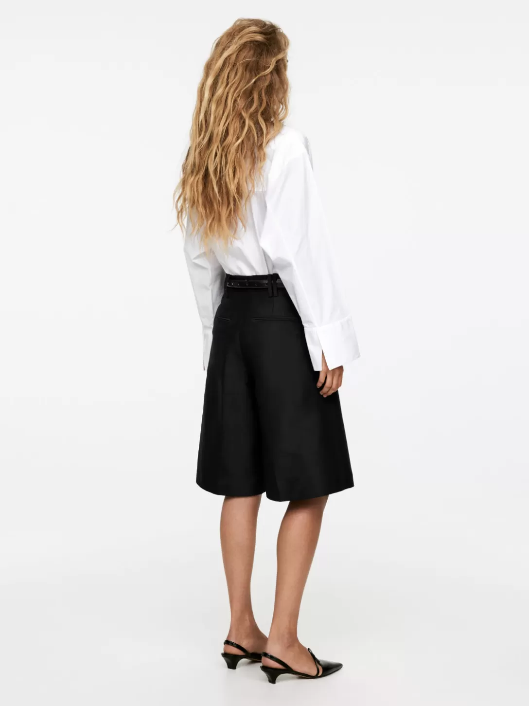 ARKET Skulpturala Shorts- Byxor